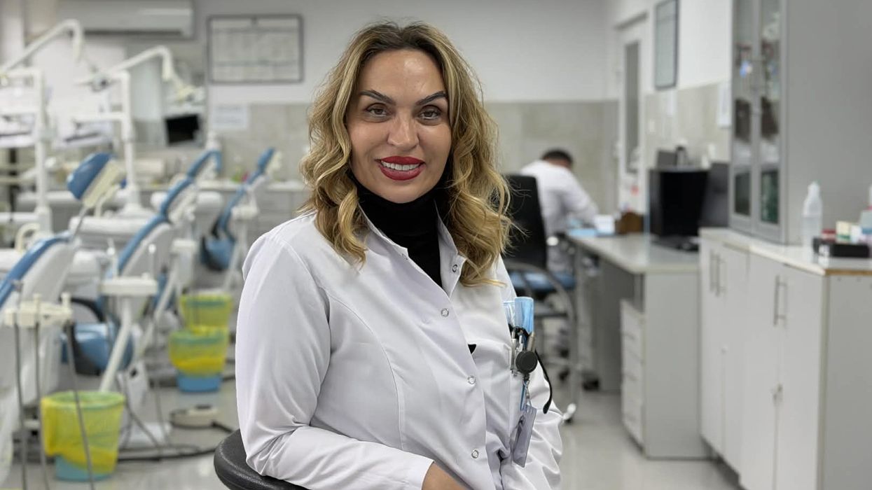 Protetika moderne: Rikthimi i buzëqeshjes mes estetikës, funksionit dhe teknologjisë Protetika moderne: Rikthimi i buzëqeshjes mes estetikës, funksionit dhe teknologjisë