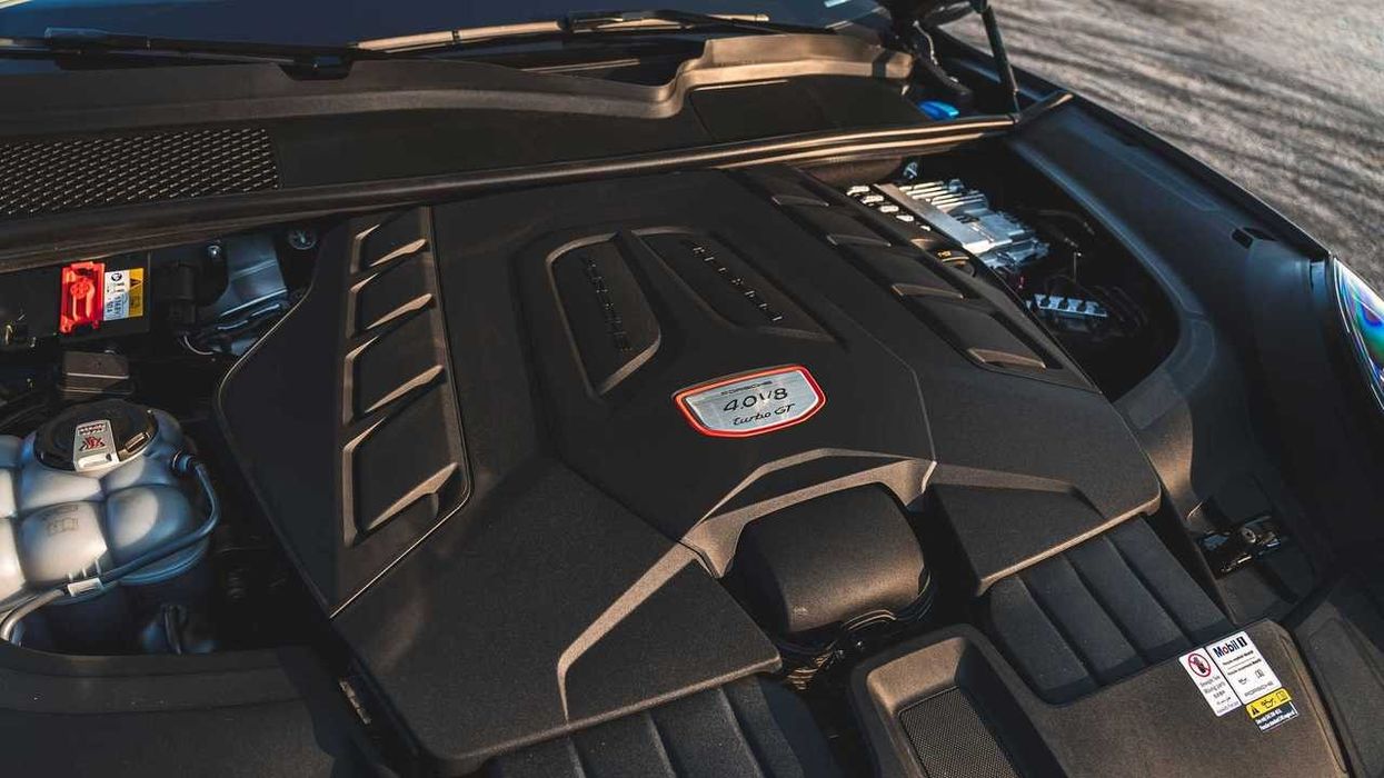 Porsche ndryshon strategji, më pak fokus te veturat elektrike Porsche ndryshon strategji, më pak fokus te veturat elektrike