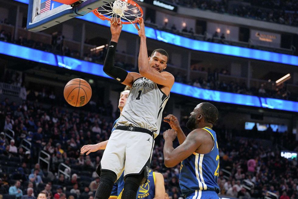 Wembanyama me paraqitje të shkëlqyer, Spurs triumfojnë te Warriors