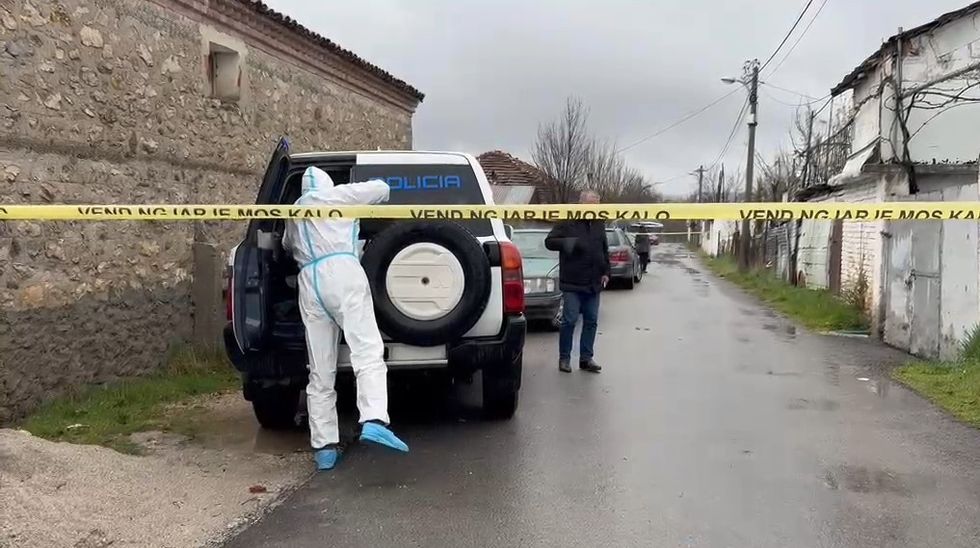 Gjendet i pajetë një i moshuar në Korçë, dyshohet se është vrarë