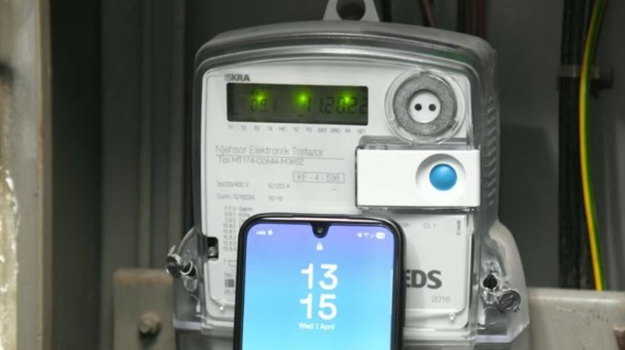 Nga sekonda në euro, pse koha e saktë ka rëndësi? Çfarë po ndodh me njehsorët e rrymës? Nga sekonda në euro, pse koha e saktë ka rëndësi? Çfarë po ndodh me njehsorët e rrymës?