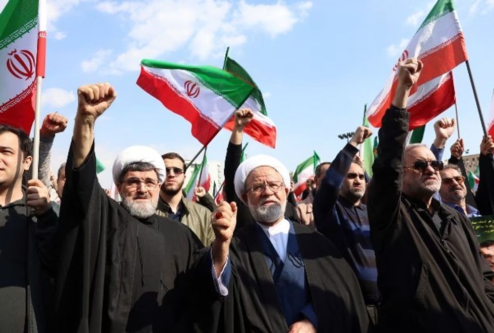 Irani synon firmat e çelikut të lidhura me SHBA-në në sulme 'paralajmëruese'