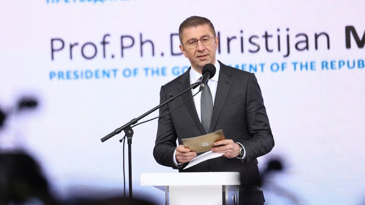 Mickoski: Investimi në largpërçuesin Manastir–Elbasan do të thotë projekt i shpëtuar nga dështimi i sigurt Mickoski: Investimi në largpërçuesin Manastir–Elbasan do të thotë projekt i shpëtuar nga dështimi i sigurt