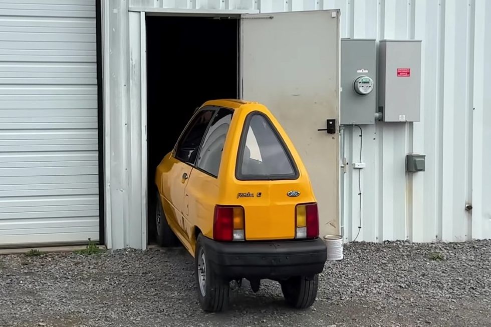 Ndërtoi veturën më të veçantë në botë - më e ngushtë edhe se karrocat e supermarketit