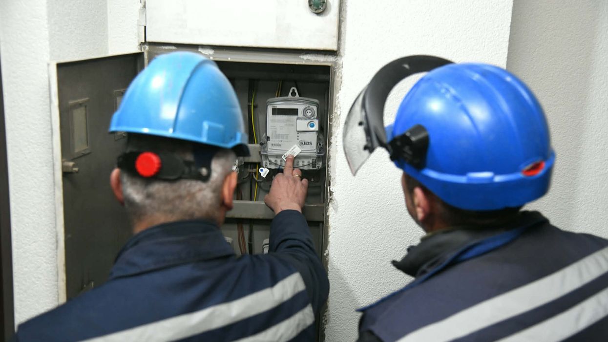Ministria e Industrisë njofton mbi verifikimin e njehsorëve elektrikë: 206 kërkesa brenda dy ditëve Ministria e Industrisë njofton mbi verifikimin e njehsorëve elektrikë: 206 kërkesa brenda dy ditëve