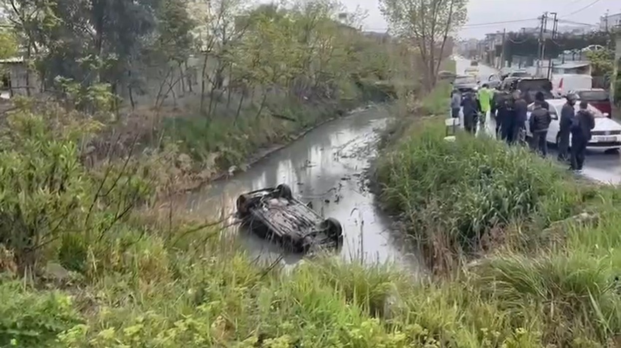 Durrës, 24-vjeçarja humb kontrollin e mjetit dhe përfundon në kanal