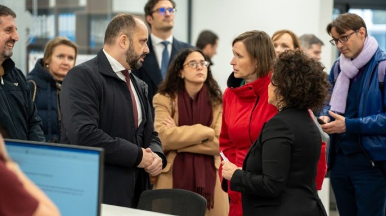 BE dhe QUINT takohen me serbët në Mitrovicë të Veriut - i inkurajojnë të shfrytëzojnë marrëveshjen e 14 marsit