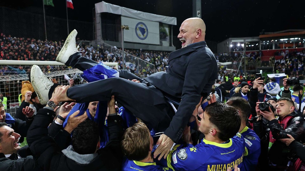 Bosnja dhe lojtarët e kombëtares festuan kualifikimin në Botëror me këngën e grupit Dubioze Kolektiv - USA