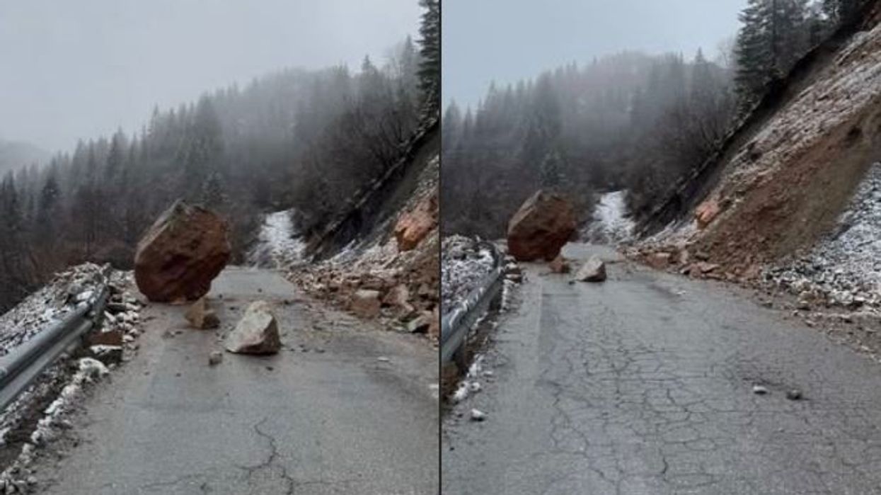 Rrezik në rrugën Pejë–Rugovë: Gurë të mëdhenj rrëshqasin nga mali në Kuqishtë Rrezik në rrugën Pejë–Rugovë: Gurë të mëdhenj rrëshqasin nga mali në Kuqishtë