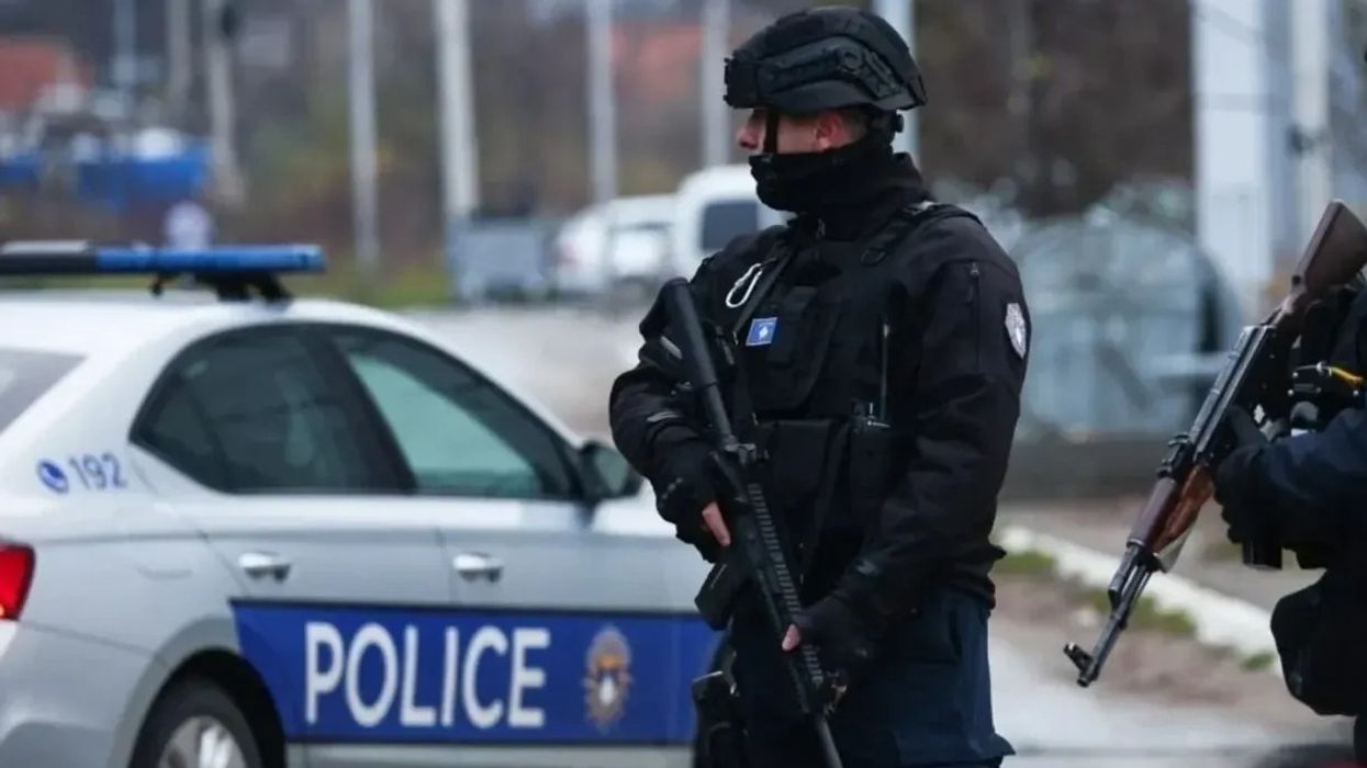 Arrestohet një person,dyshohet për tjetërsim të një prone në vlerë rreth tre milionë euro Arrestohet një person,dyshohet për tjetërsim të një prone në vlerë rreth tre milionë euro
