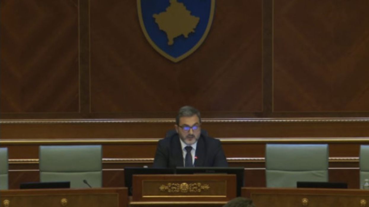Tensione në Kuvend, krahasimi i LVV me Listën Serbe shkakton reagimin e Golës Tensione në Kuvend, krahasimi i LVV me Listën Serbe shkakton reagimin e Golës