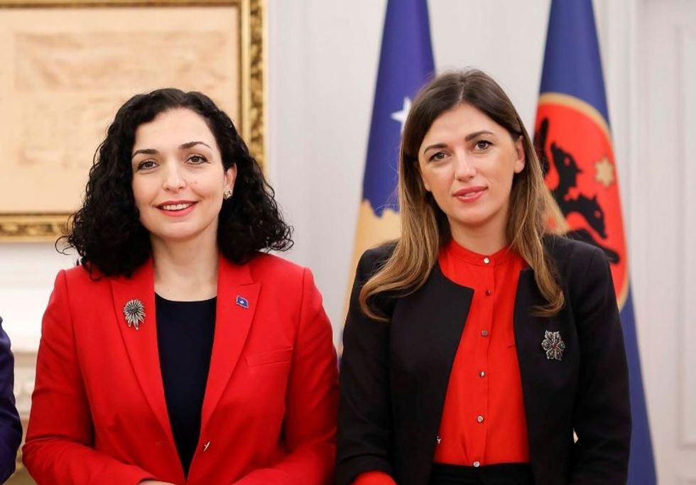 Osmani nesër ia dorëzon detyrën e presidentes Albulena Haxhiut