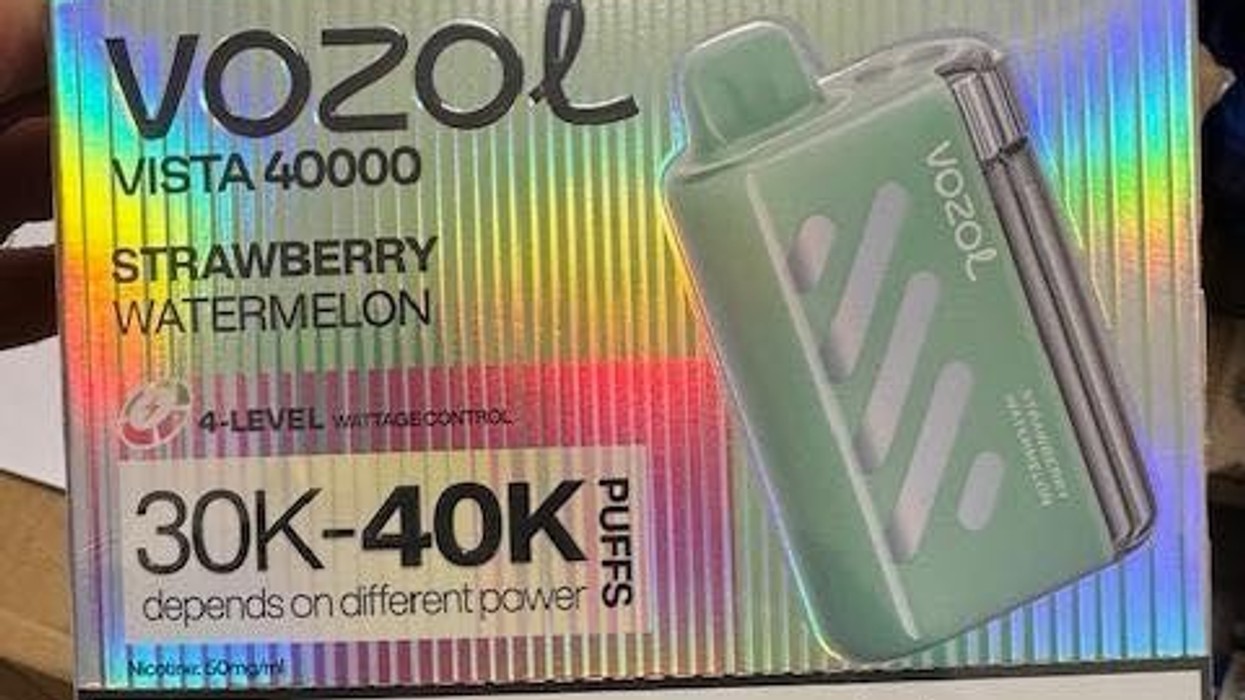 Cigare elektronike të fshehura në pjesën e motorit dhe të tualetit në autobus – sekuestron 500 copë në vlerë 10 mijë euro