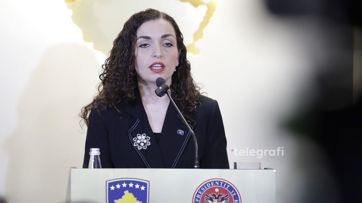 Presidentja Osmani në ditën e fundit të mandatit: Këto pesë vite nuk kanë qenë historia e një njeriu, ka qenë rrugëtimi ynë i përbashkët Presidentja Osmani në ditën e fundit të mandatit: Këto pesë vite nuk kanë qenë historia e një njeriu, ka qenë rrugëtimi ynë i përbashkët