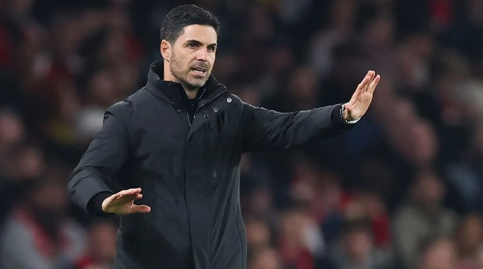 Mikel Arteta i del në mbrojtje yllit të Arsenalit pas kritikave të shumta