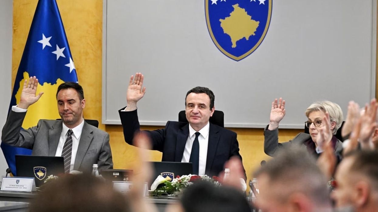 Qeveria rikthen projektligjin për çmimet tavan, bizneset kundër ndërhyrjes në treg Qeveria rikthen projektligjin për çmimet tavan, bizneset kundër ndërhyrjes në treg