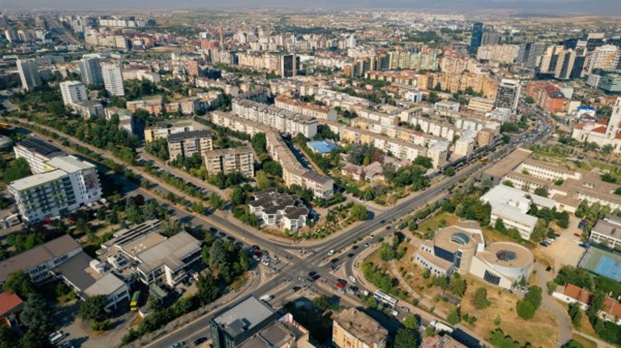 Taksa 10 euro për hyrje në Prishtinë “shpatë me dy tehe”, mund të shkaktojë “luftë” tarifash Taksa 10 euro për hyrje në Prishtinë “shpatë me dy tehe”, mund të shkaktojë “luftë” tarifash