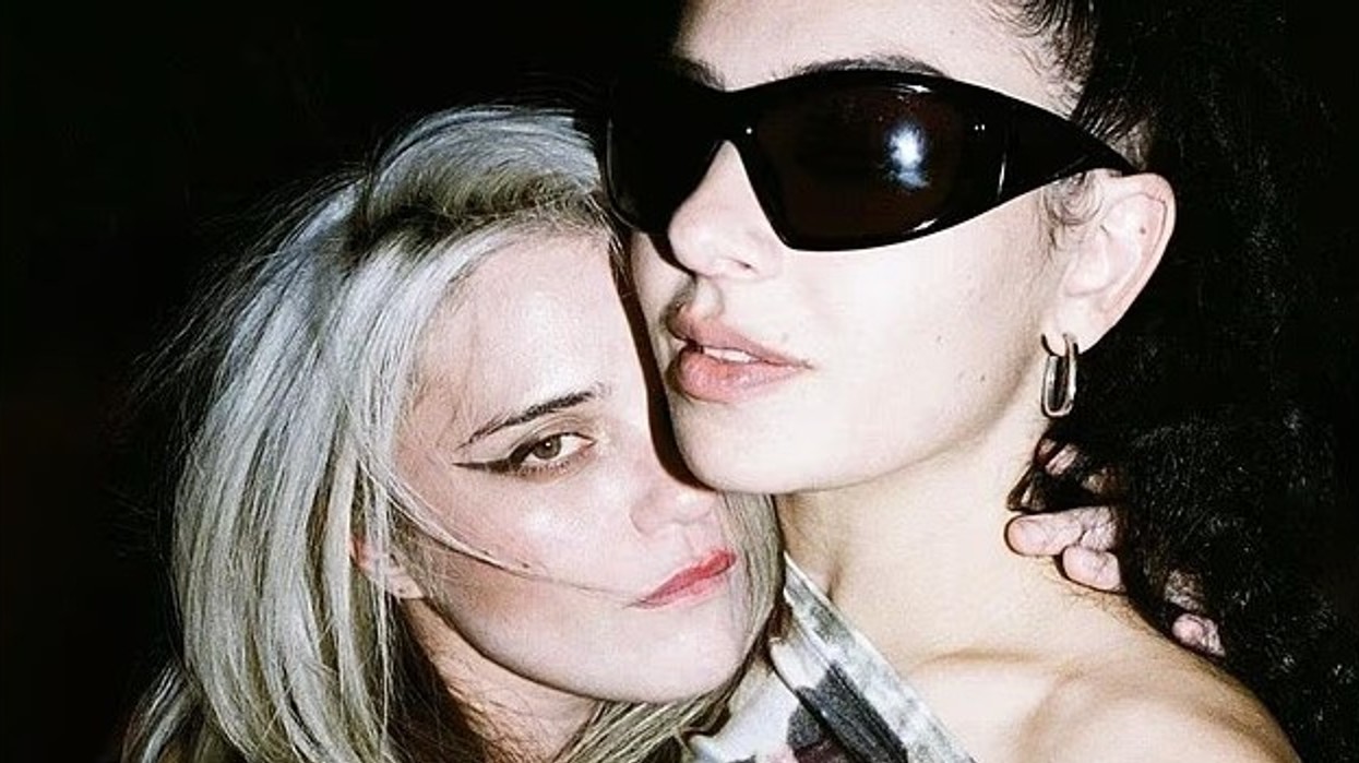 Sky Ferreira akuzon Charli XCX për përdorim të demove të saj të papublikuara