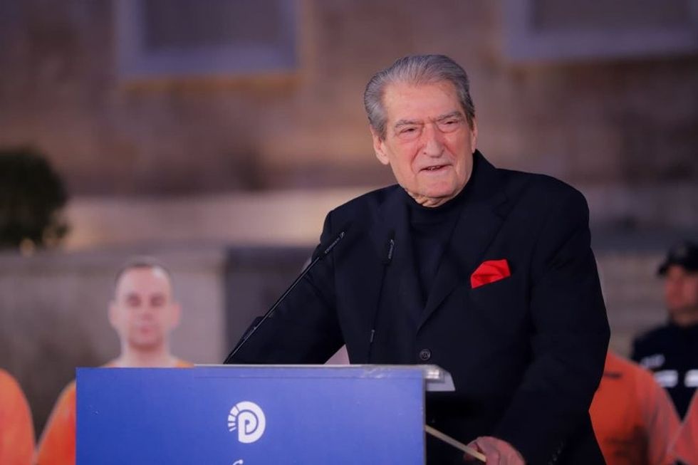 Berisha akuzon Ramën për rritje të barrës fiskale dhe manipulim të çmimit të naftës