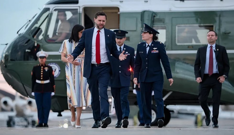 Zëvendëspresidenti amerikan Vance shkon në Budapest për mbështetje të Orbánit, përpara zgjedhjeve parlamentare në Hungari