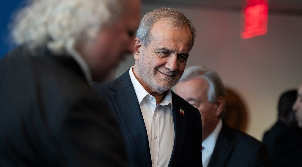 Pezeshkian thotë se ai dhe 14 milionë iranianë janë gati të 'sakrifikojnë jetën e tyre' Pezeshkian thotë se ai dhe 14 milionë iranianë janë gati të 'sakrifikojnë jetën e tyre'
