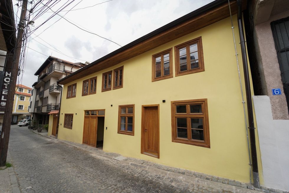 Përfundon restaurimi i Hanit të familjes Zajmi në Prizren