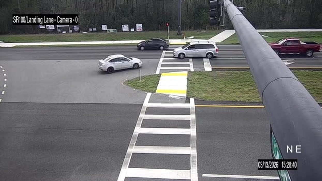 Nuk po lëvizte shpejt, por ishte mbrapsht – justifikimi i shoferit në Florida nuk nuk bindi policinë