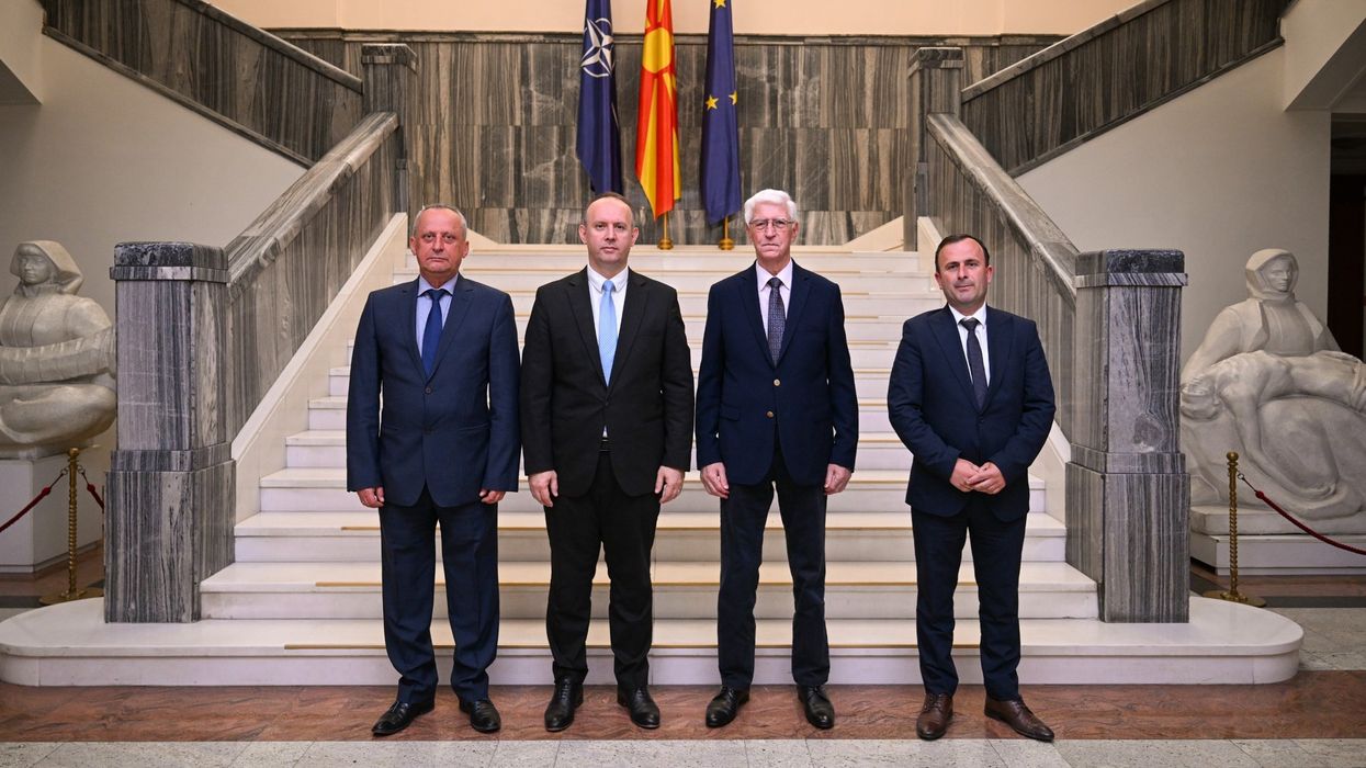 Gashi në takim me ish-kryetarët e Kuvendit: Kodi Etik ekzistues i deputetëve pothuajse nuk është zbatuar në praktikë Gashi në takim me ish-kryetarët e Kuvendit: Kodi Etik ekzistues i deputetëve pothuajse nuk është zbatuar në praktikë