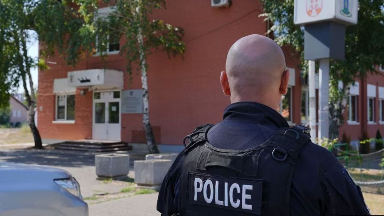 Ndalohen punonjës të Postës së Serbisë në veri të Kosovës për "shpërndarje të paligjshme" të dërgesave Ndalohen punonjës të Postës së Serbisë në veri të Kosovës për