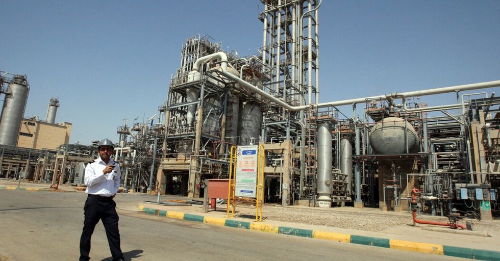 Sulmohet prodhuesi më i madh i aluminit dhe kompleksi petrokimik në Iran