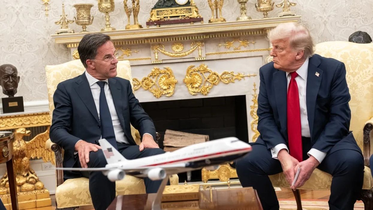 Rutte takohet me Trump në Uashington mes kërcënimit të SHBA-së për t'u larguar nga NATO Rutte takohet me Trump në Uashington mes kërcënimit të SHBA-së për t'u larguar nga NATO
