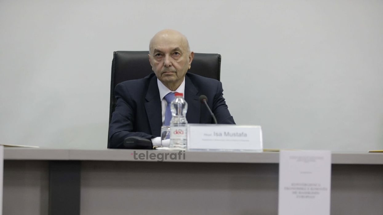 Mustafa u bën thirrje partive: Merruni vesh për presidentin, shmangni zgjedhjet Mustafa u bën thirrje partive: Merruni vesh për presidentin, shmangni zgjedhjet