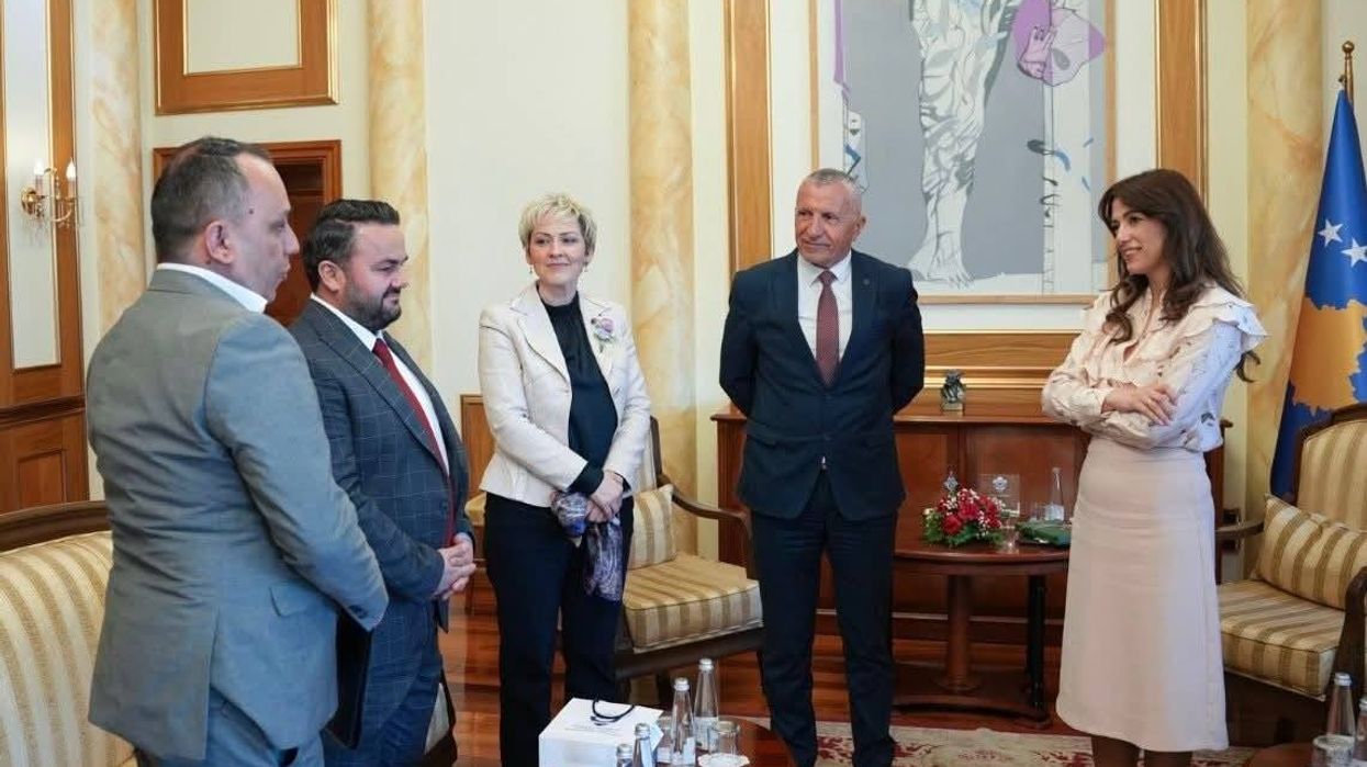 Pasivizimi i adresave dhe mosnjohja e diplomave, Haxhiu diskuton me Kamberin e Sinanin Pasivizimi i adresave dhe mosnjohja e diplomave, Haxhiu diskuton me Kamberin e Sinanin