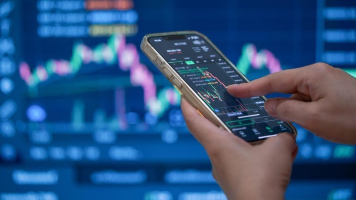 Disa orë para armëpushimit SHBA‑Iran, 950 milionë dollarë baste u vendosën për rënie të çmimit të naftës