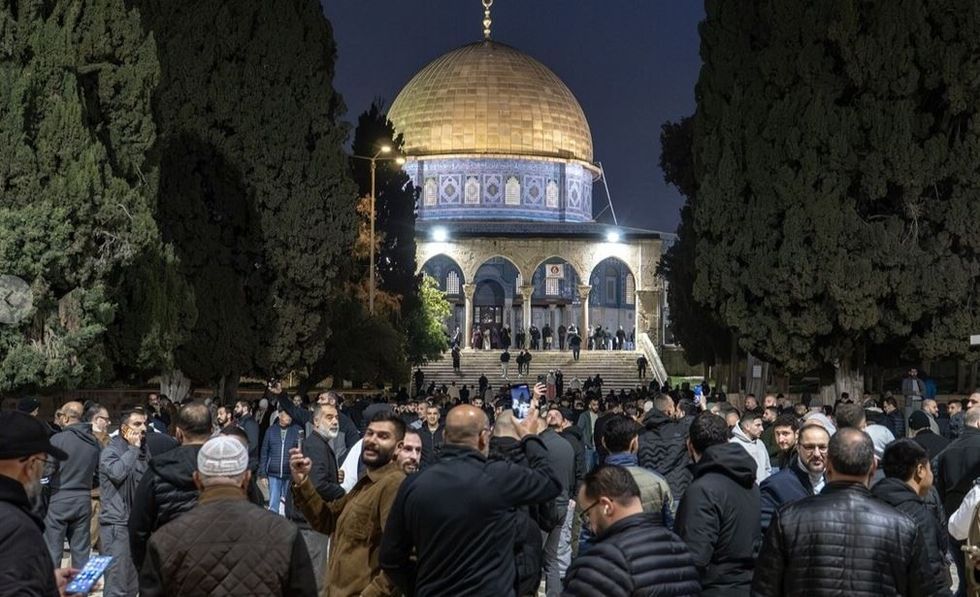 Xhamia Al-Aqsa rihapet pas mbylljes nga Izraeli