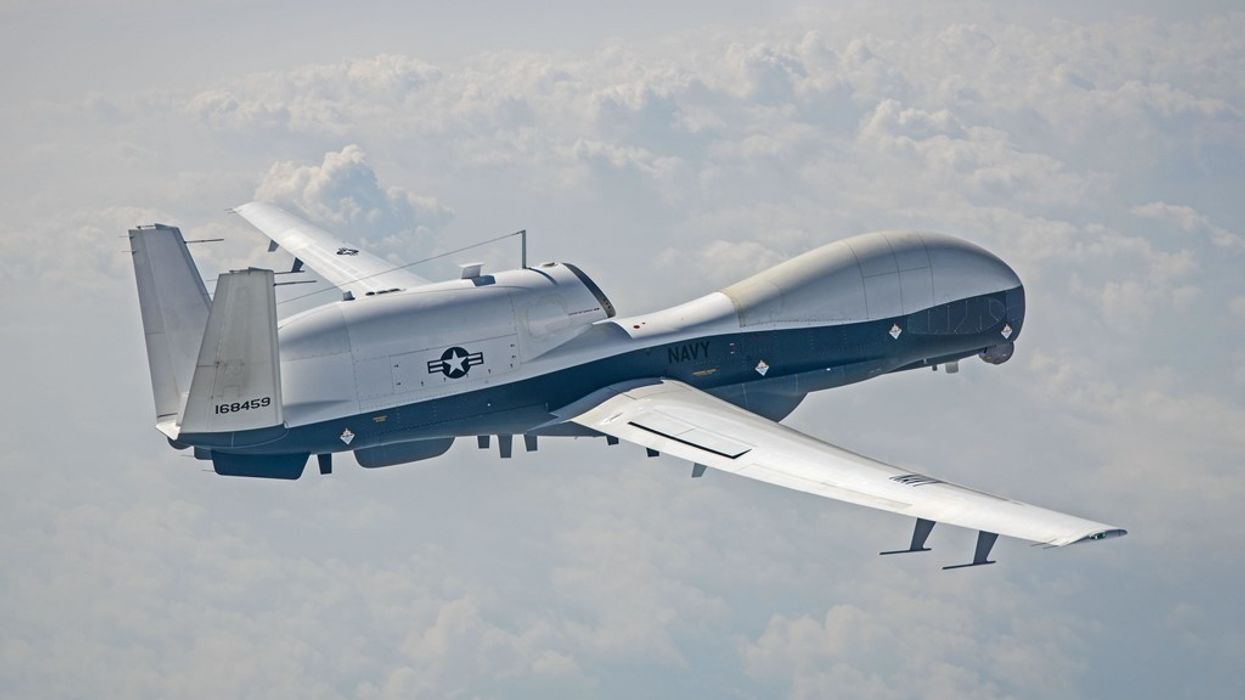 Dronët e marinës amerikane monitorojnë Ngushticën e Hormuzit Dronët e marinës amerikane monitorojnë Ngushticën e Hormuzit