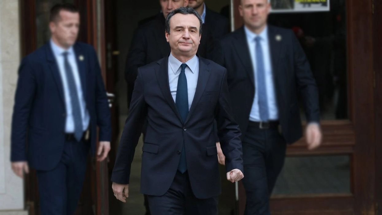 Kryeministri Kurti udhëton për vizitë zyrtare në Mbretërinë e Bashkuar Kryeministri Kurti udhëton për vizitë zyrtare në Mbretërinë e Bashkuar