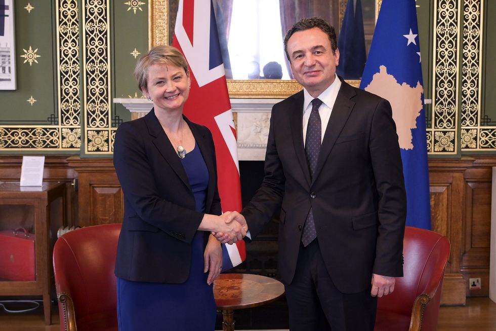 Kurti në Londër: Mbretëria e Bashkuar, partner strategjik i Kosovës, thellim bashkëpunimi në siguri dhe ekonomi