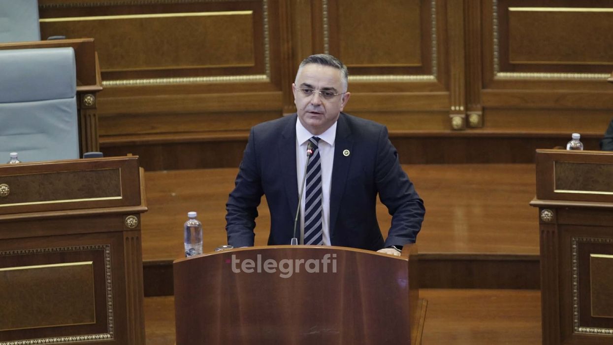 Paga e 13-të, Tahiri – Qeverisë: Çka është bërë për sektorin privat, a janë edhe ata në Kosovë? Paga e 13-të, Tahiri – Qeverisë: Çka është bërë për sektorin privat, a janë edhe ata në Kosovë?