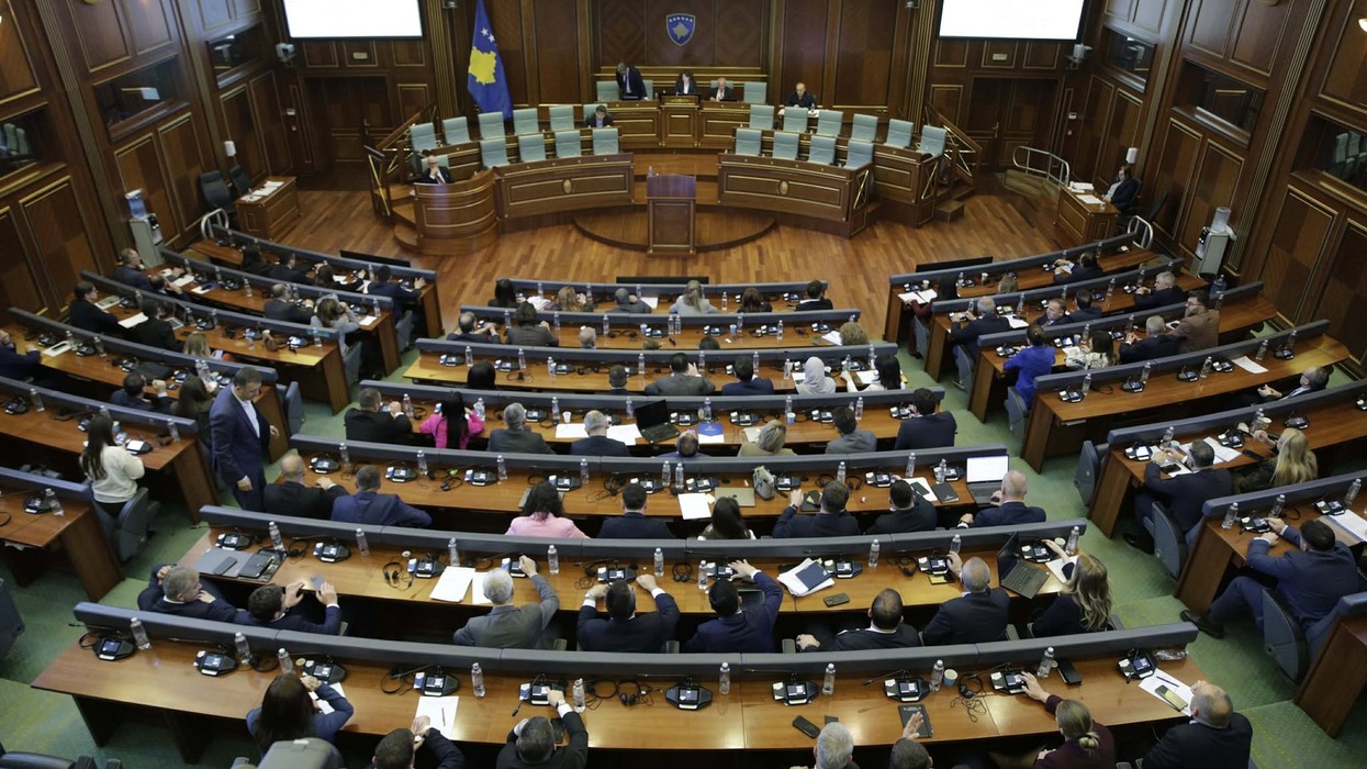 Me 90 vota pro, kalon propozimi i PDK-së për rezolutën e luftës