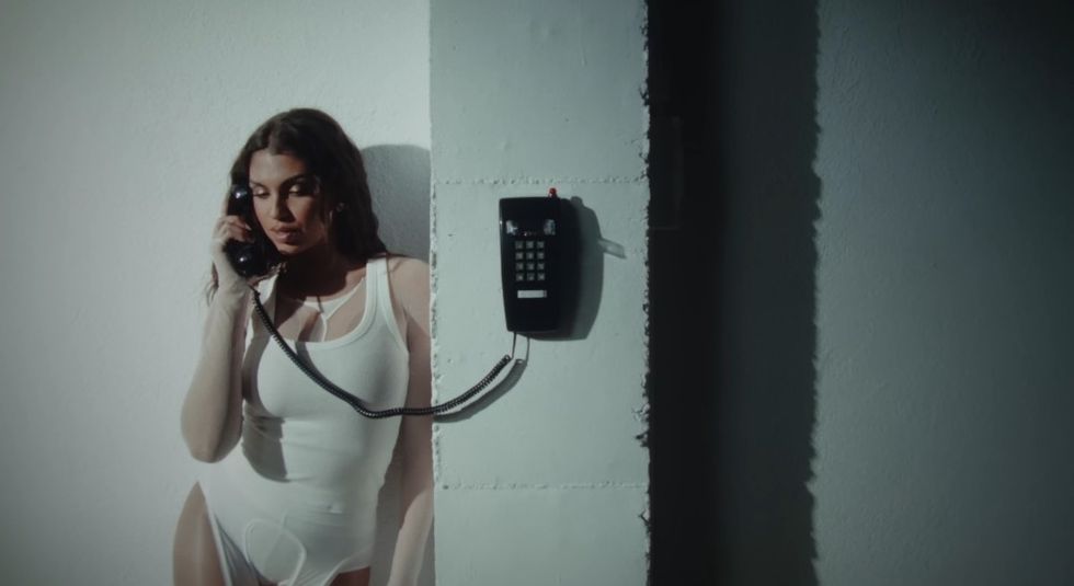 Këngëtarja Donna Dafi triumfon në Berlin, fiton çmimin 