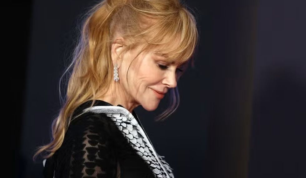 Nicole Kidman mahnit Nju Jorkun me paraqitjen më të guximshme - elegancë provokuese pa teprime