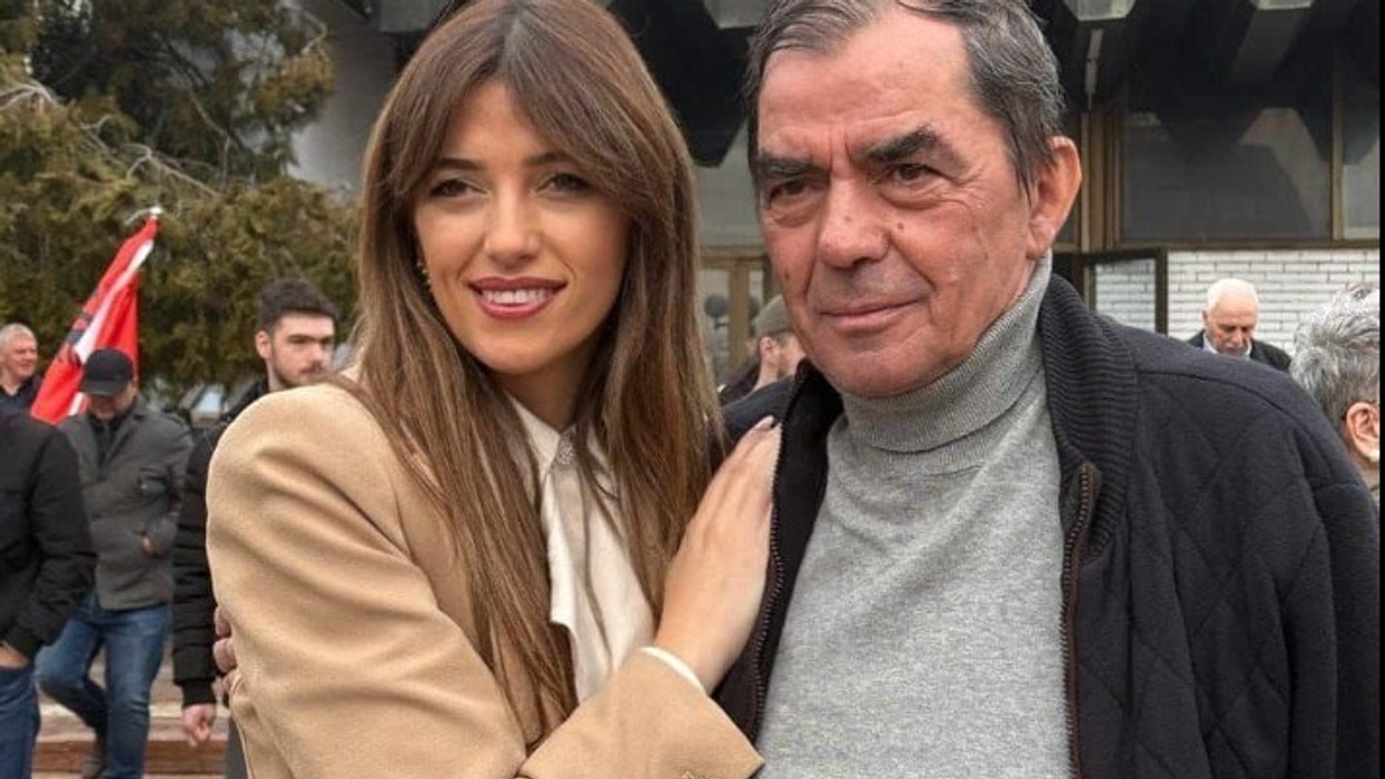 Ndërron jetë babai i Albulena Haxhiut