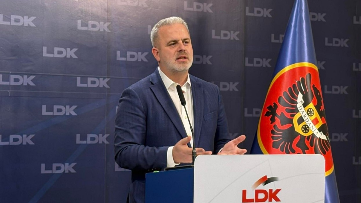 Vendimi i ZRRE-së, Azemi: Fitore për qytetarët, por beteja nuk përfundon këtu