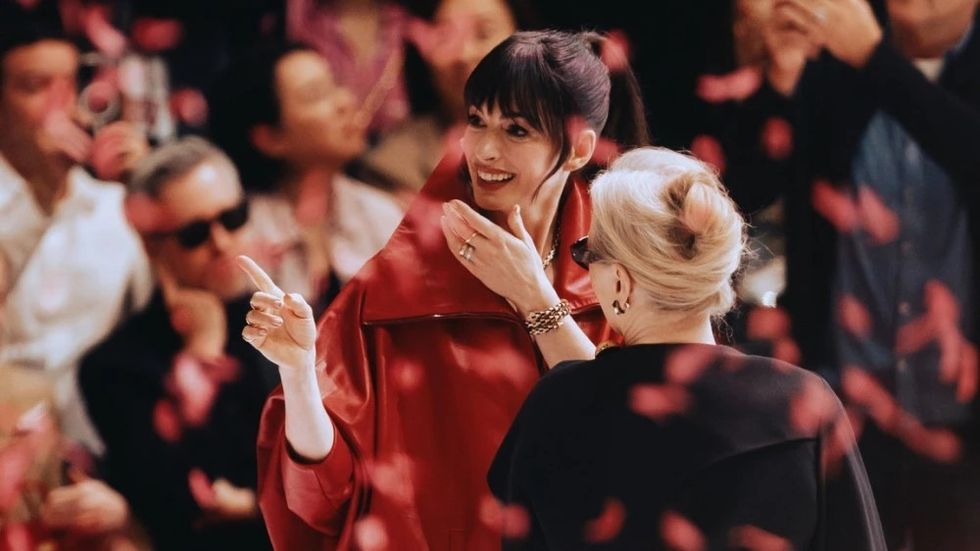 U rikthyen si rivale mode: Meryl Streep apo Anne Hathaway, kush po fiton vëmendjen?