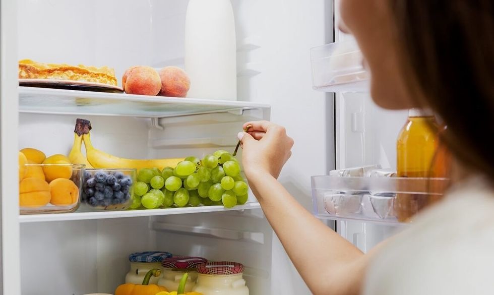 A është e sigurt të ushqeheni vetëm me fruta? Këto janë përfitimet dhe rreziqet