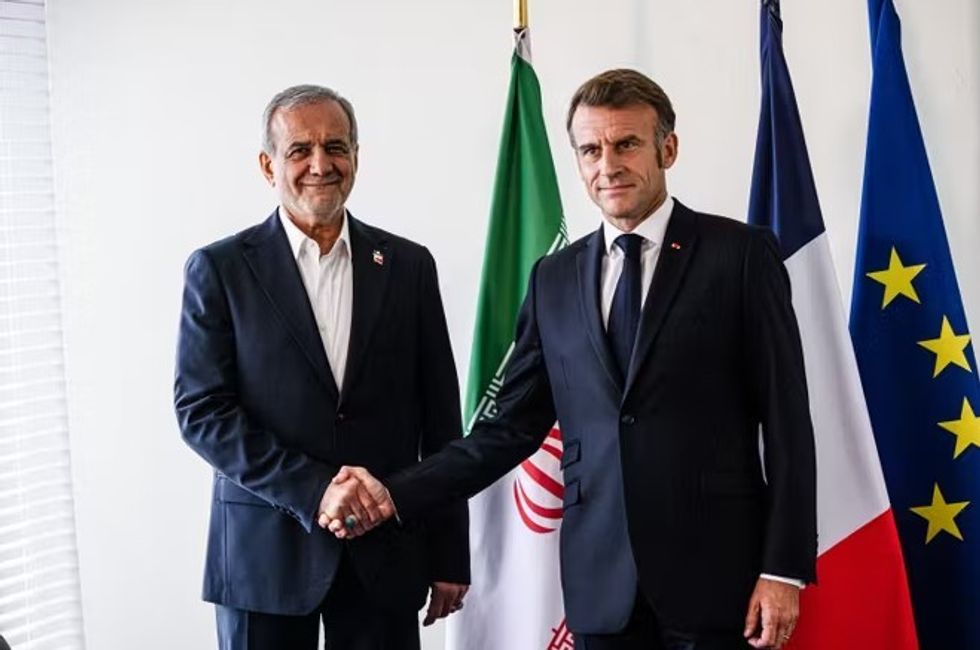 Pezeshkian i drejtohet Macronit: Irani do të negociojë vetëm sipas ligjit ndërkombëtar