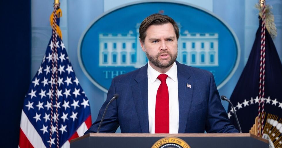 SHBA-të bënë 'shumë përparim' në bisedimet me Iranin, thotë Vance