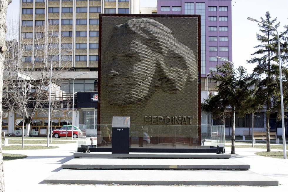 “Ma kthe dritën”, shënohet Dita memoriale për të mbijetuarit e dhunës seksuale të luftës