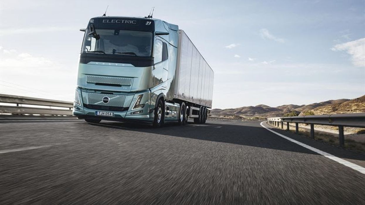 Volvo lanson kamionë të rinj elektrikë – që me një karikim të vetëm mund të përshkojnë deri në 700 km Volvo lanson kamionë të rinj elektrikë – që me një karikim të vetëm mund të përshkojnë deri në 700 km